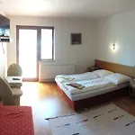 Privat 200 منزل للإقامة